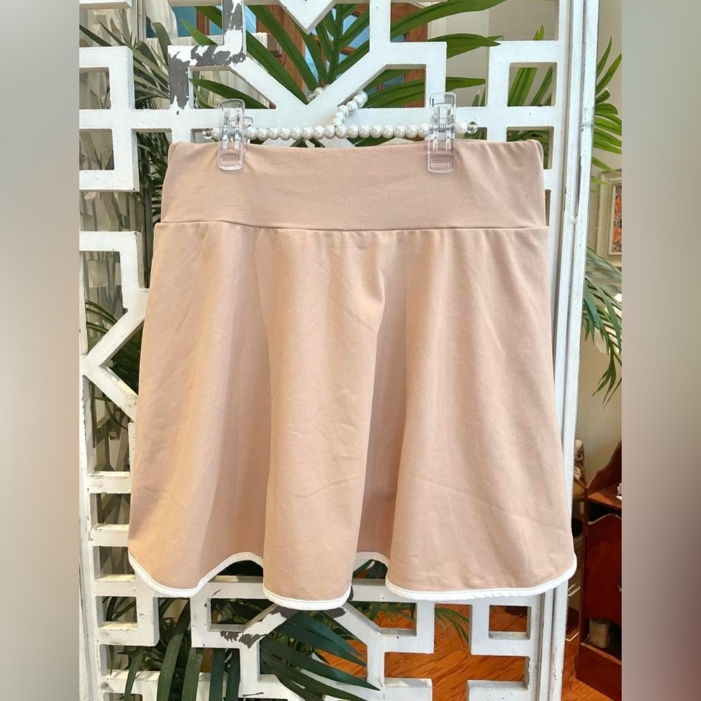 Zara Beige with white trim Skort (light pilling last photo)